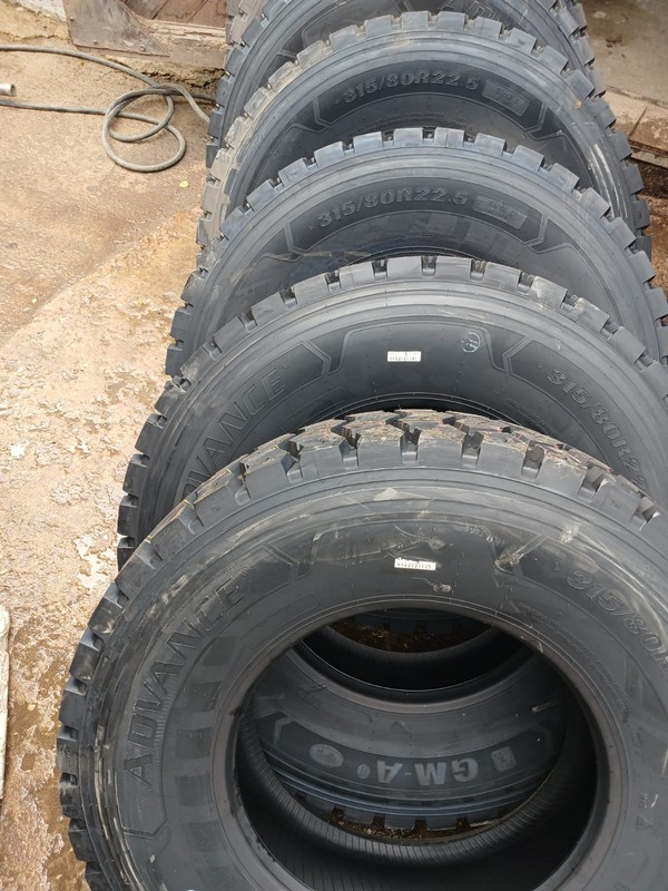   31580 R22.5 Advance, 